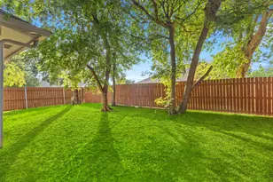 8343 Crystalwood Dr, Dallas, TX 75249 - Photo 18