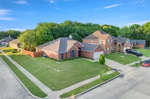 8343 Crystalwood Dr, Dallas, TX 75249 - Photo 2