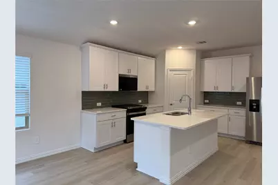716 Edgehurst Drive, McKinney, TX 75071 - Photo 10