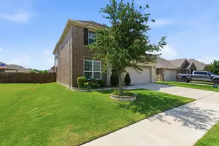 1101 Pinnacle Breeze Dr, Fort Worth, TX 76052 - Photo 4