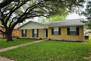 2722 Clover Valley Dr, Garland, TX 75043 - Photo 2