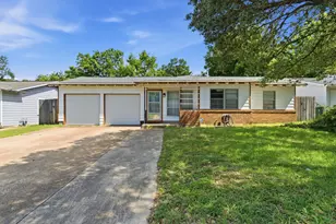 736 Oak Dr, Hurst, TX 76053 - Photo 1