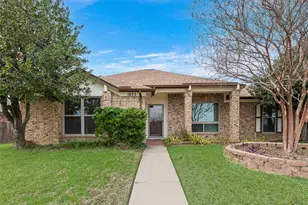 1635 Cemetery Hill Rd, Carrollton, TX 75007 - Photo 2