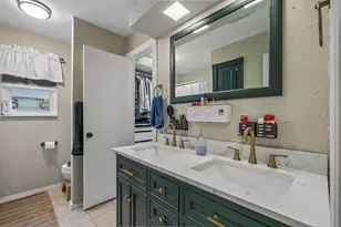 901 Raintree Rd, Fort Worth, TX 76103 - Photo 16