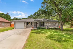 105 Rhoades St, Azle, TX 76020 - Photo 1