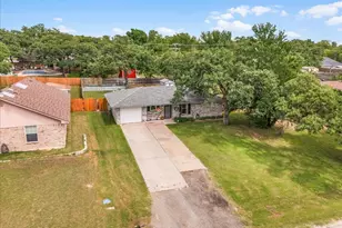 105 Rhoades St, Azle, TX 76020 - Photo 26