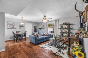 105 Rhoades St, Azle, TX 76020 - Photo 10
