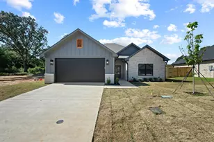 212 Central Park Ct, Athens, TX 75751 - Photo 1