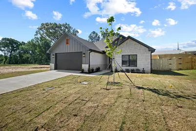 212 Central Park Court, Athens, TX 75751 - Photo 2