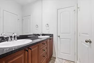 13900 Noel Rd, Dallas, TX 75240 - Photo 20