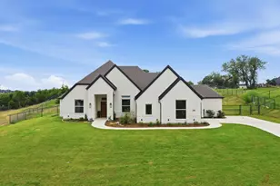404 Oak Mdw Ln, Weatherford, TX 76085 - Photo 2
