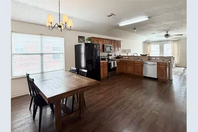 1421 Jacksons Run, Greenville, TX 75402 - Photo 4