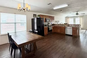 1421 Jacksons Run, Greenville, TX 75402 - Photo 4