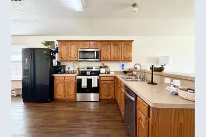 1421 Jacksons Run, Greenville, TX 75402 - Photo 6