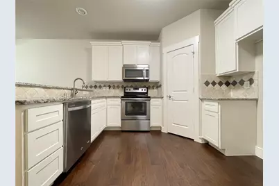 207 Lily Lane, Lewisville, TX 75057 - Photo 10