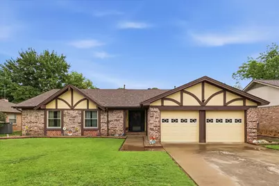 1632 Vicksburg Drive, Bedford, TX 76022 - Photo 2