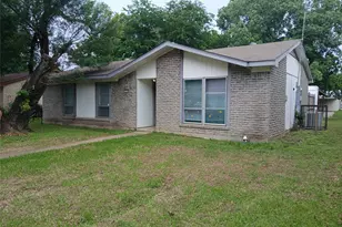 12109 Bishop Dr, Balch Springs, TX 75180 - Photo 4
