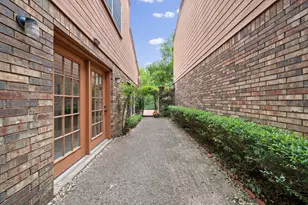 16 Village Green Ct, Denison, TX 75020 - Photo 6