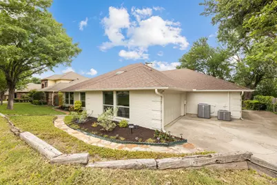 10112 Wandering Way Street, Benbrook, TX 76126 - Photo 4