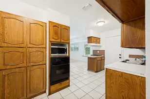 903 Woodbrook St, Arlington, TX 76011 - Photo 6