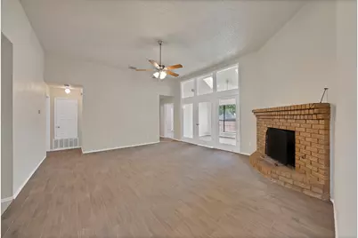 925 Creekview Drive, Mesquite, TX 75181 - Photo 6