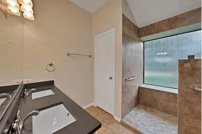 925 Creekview Drive, Mesquite, TX 75181 - Photo 20
