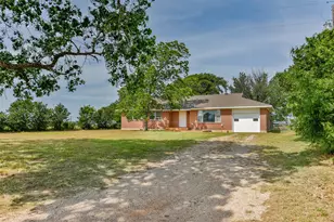 65 Kirby St, Callisburg, TX 76240 - Photo 1