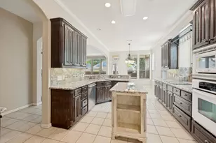 931 Park Forest Dr, Hurst, TX 76053 - Photo 6