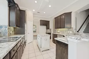931 Park Forest Dr, Hurst, TX 76053 - Photo 8