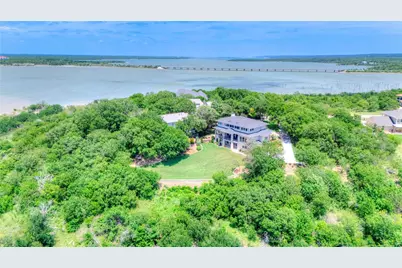 1132 Mallard Pointe Drive, Grand Prairie, TX 75104 - Photo 1