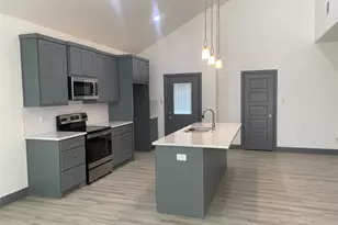 823 E Arlington Ave, Fort Worth, TX 76104 - Photo 2