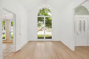 4312 Avonshire Ln, Plano, TX 75093 - Photo 4