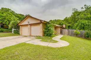 7809 Laver Ct, Fort Worth, TX 76112 - Photo 2