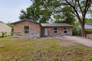 2518 Larry Dr, Dallas, TX 75228 - Photo 2