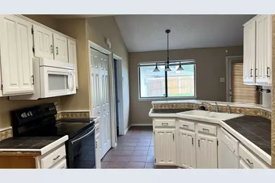 1725 Glencairn Lane, Lewisville, TX 75067 - Photo 2