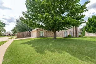601 Mustang Ridge Dr, Murphy, TX 75094 - Photo 2