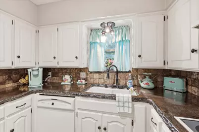 2604 Meadow Place, Bedford, TX 76021 - Photo 10