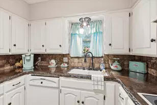 2604 Meadow Pl, Bedford, TX 76021 - Photo 10