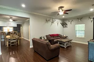 510 N Friou St, Alvarado, TX 76009 - Photo 8