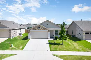 320 Red Rock Trl, Fort Worth, TX 76052 - Photo 2