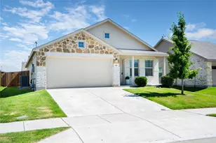 320 Red Rock Trl, Fort Worth, TX 76052 - Photo 4