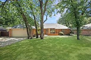 2015 Tanglewood Dr, Grapevine, TX 76051 - Photo 1