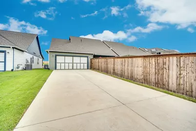 10935 Eva Mae Boulevard, Grand Prairie, TX 76065 - Photo 22
