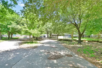 5313 Hidden Oaks Lane, Arlington, TX 76017 - Photo 4
