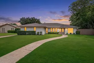 7881 La Cabeza Dr, Dallas, TX 75248 - Photo 2