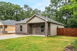 106 Navajo Dr, Mabank, TX 75156 - Photo 1