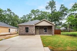 106 Navajo Dr, Mabank, TX 75156 - Photo 1