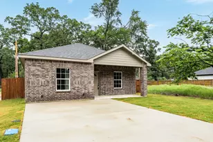106 Navajo Dr, Mabank, TX 75156 - Photo 2