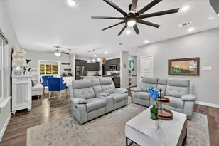 1005 W Chambers St, Cleburne, TX 76033 - Photo 4
