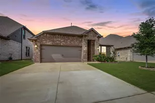 656 Bethpage Dr, Red Oak, TX 75154 - Photo 1